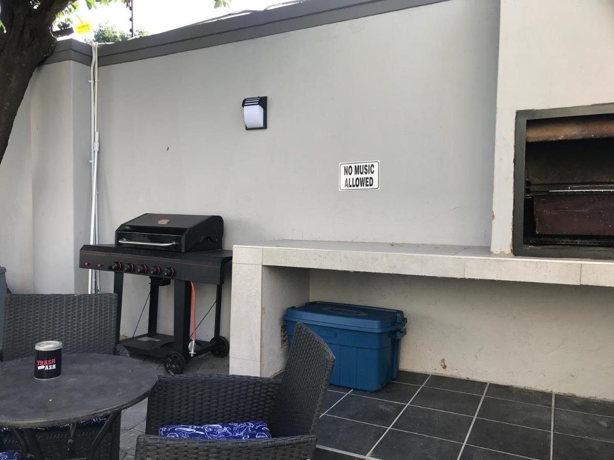 Aluve Guesthouse 约翰内斯堡 外观 照片